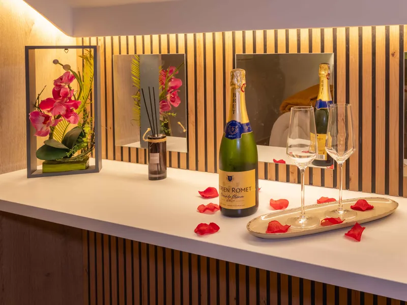 Décoration romantique et champagne