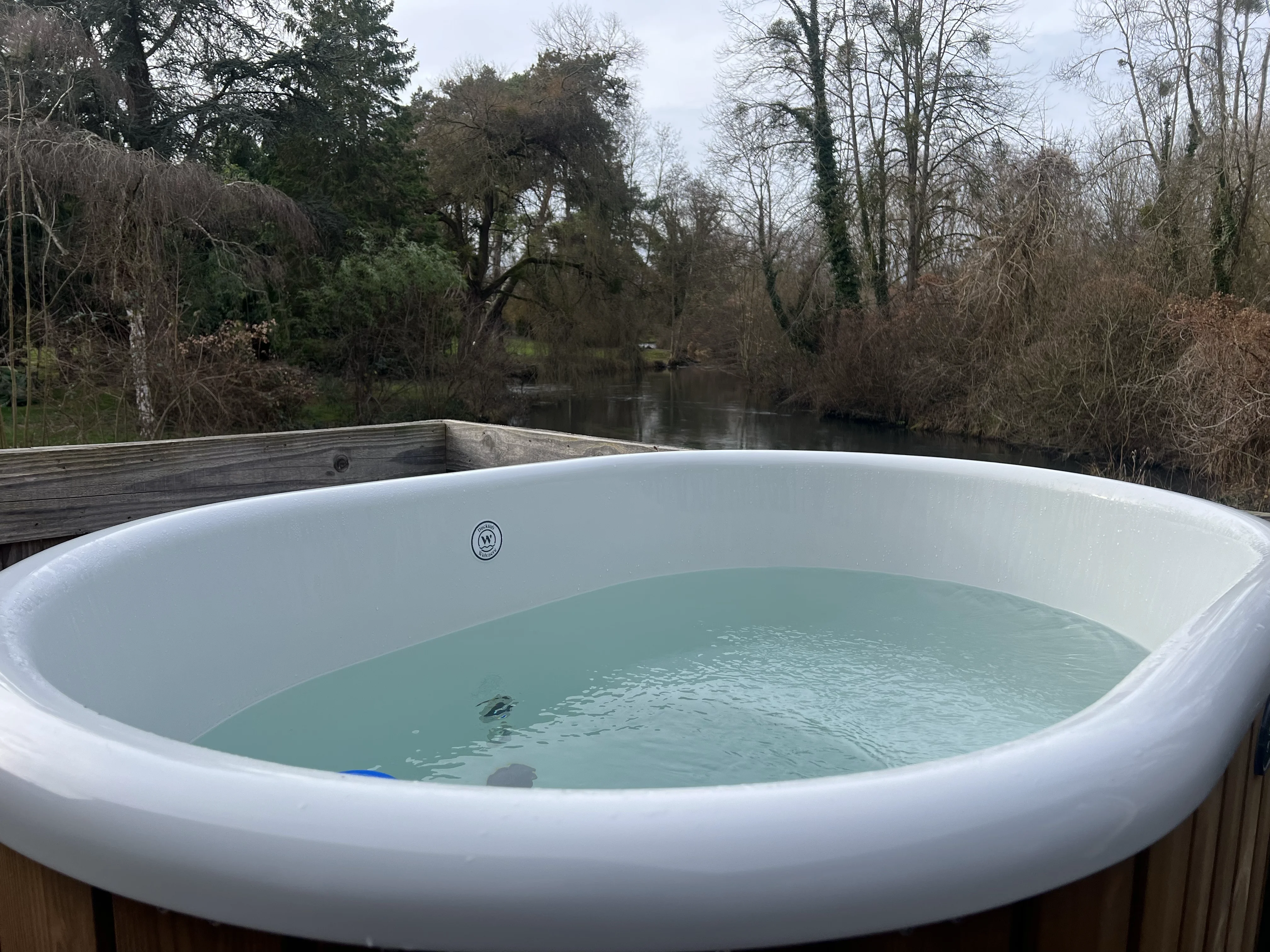 Vue sur la rivière Essonne depuis La Parenthèse — bain nordique privatif Boutigny-sur-Essonne